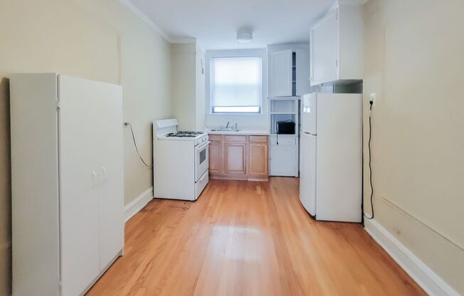 1 bed, 1 bath, 460 sqft, $1,825, Unit 1946-1P