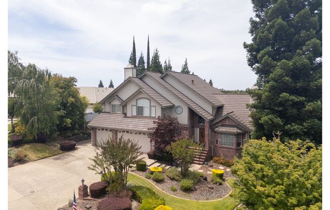 COMING SOON!!- 4bd 3ba two story home in executive community