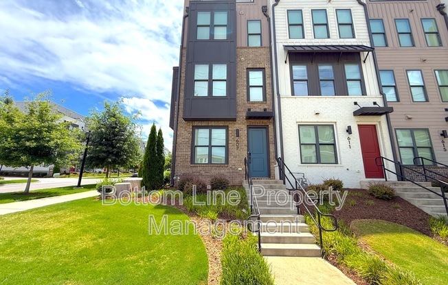 607 W TREMONT AVE