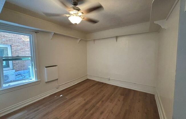 1 bed, 1 bath, $1,385, Unit 121