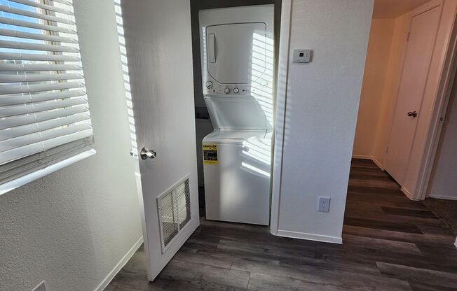1 bed, 1 bath, 800 sqft, $999