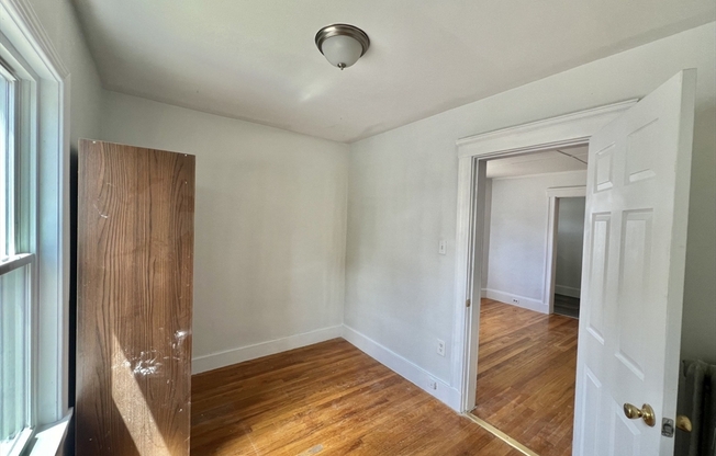 2 beds, 1 bath, 1,026 sqft, $2,850, Unit 86