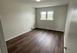 2 beds, 1 bath, $2,600, Unit 2FL