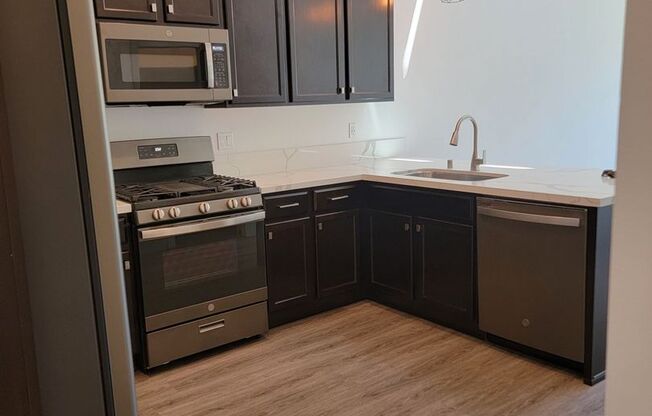 2 beds, 2.5 baths, 1,310 sqft, $2,450, Unit 114