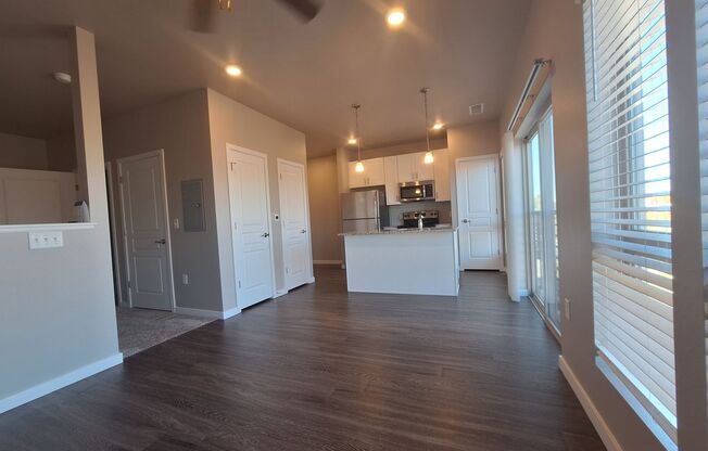 Studio, 1 bath, 477 sqft, $1,390, Unit Unit 407