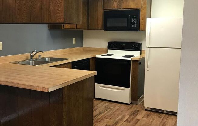 2 beds, 2 baths, 1,010 sqft, $1,695, Unit 6528