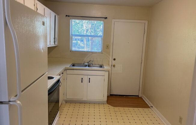 2 beds, 1 bath, $725, Unit 1608 Duncan Ave