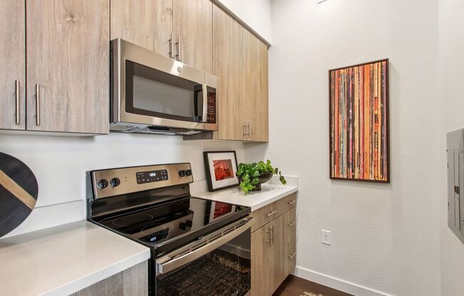 1 bed, 1 bath, 582 sqft, $1,640