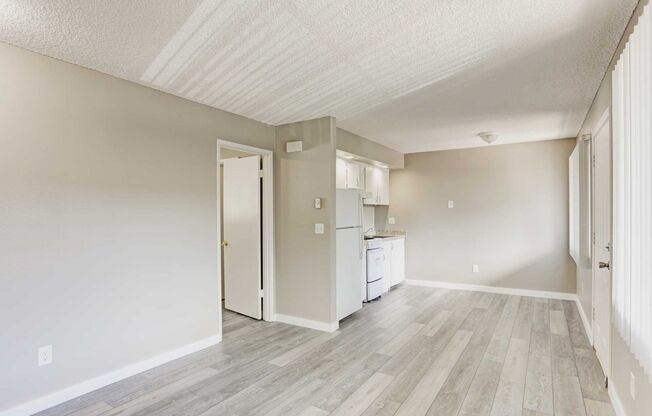 1 bed, 1 bath, 494 sqft, $1,215, Unit 32