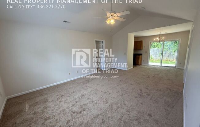 8 FRANKLINWOOD DR