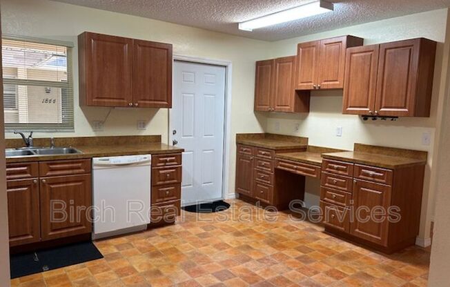 1840 E DR