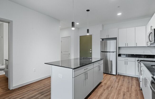 1 bed, 1 bath, 835 sqft, $1,810, Unit 115