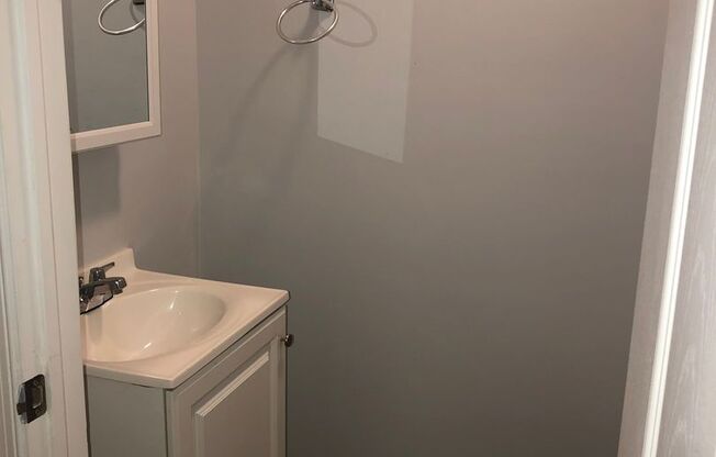 3 bedroom 1.5 bathroom voucher holders wanted Baltimore City