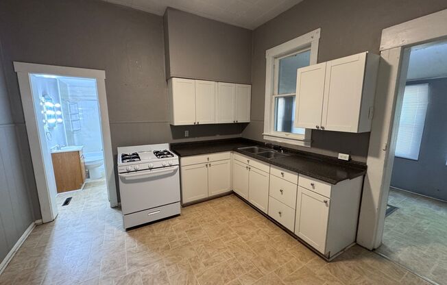 GREAT HOUSE ON PORTLAND AVE 2-BED 1-BATH