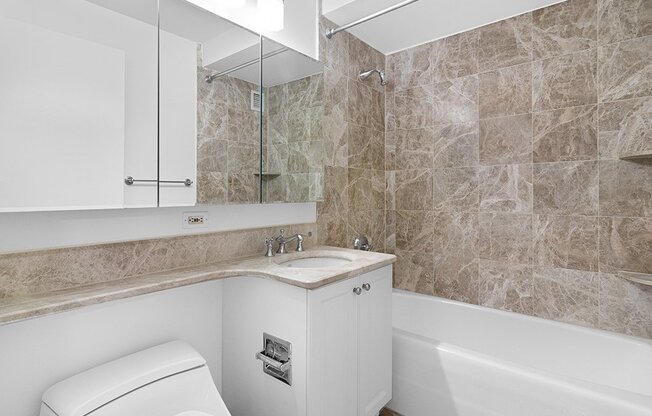 1 bed, 1 bath, $5,500, Unit 812