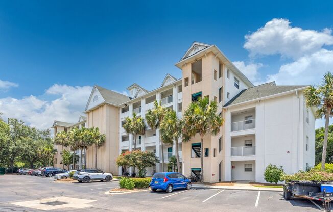 Beautifully Updated Unit at the Florida Club!