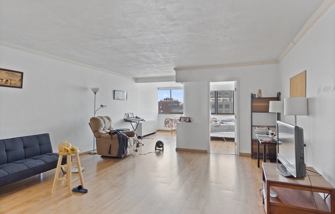 Studio, 1 bath, 589 sqft, $2,250, Unit 14G