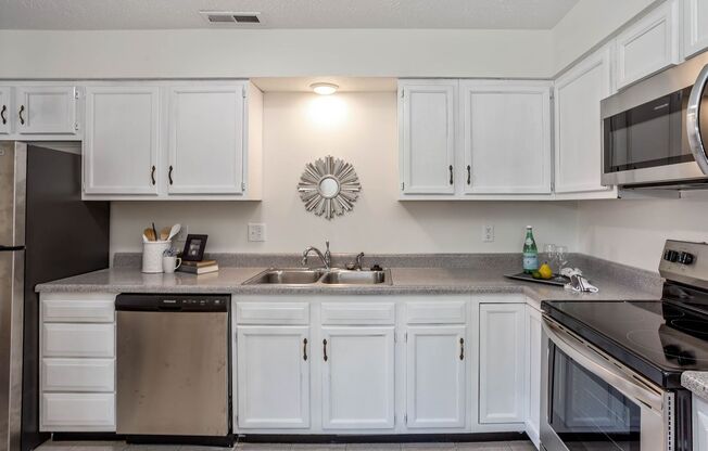 2 beds, 1 bath, 950 sqft, $1,400, Unit 1558 Metzler Drive