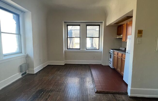 1 bed, 1 bath, 428 sqft, $1,095, Unit 3315-3R