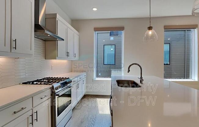 129 E OSCAR DR