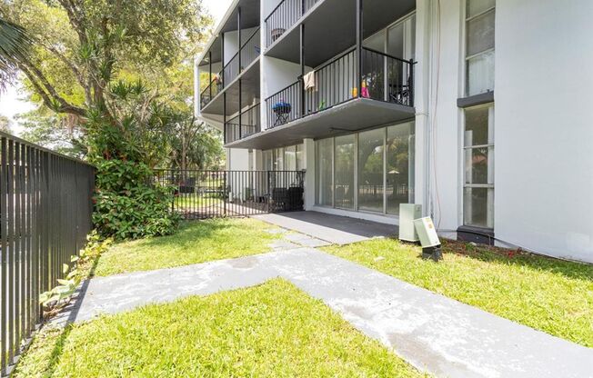 2 beds, 2 baths, 1,100 sqft, $1,925, Unit A201