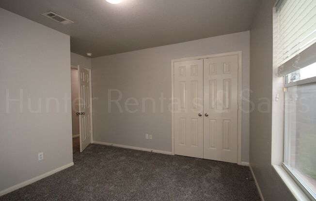 3 beds, 2 baths, $1,600