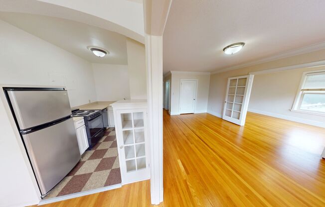 Historic Charm Steps from UW — The Stanford Apartments