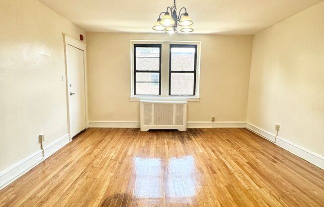 1 bed, 1 bath, $1,095, Unit E5