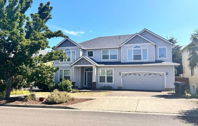 Amazing 5 Bedroom, 2.5 bath Home in S W Salem with an Extra Office Space