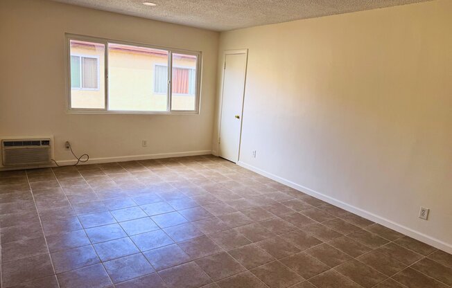 11118 NEWVILLE AVE