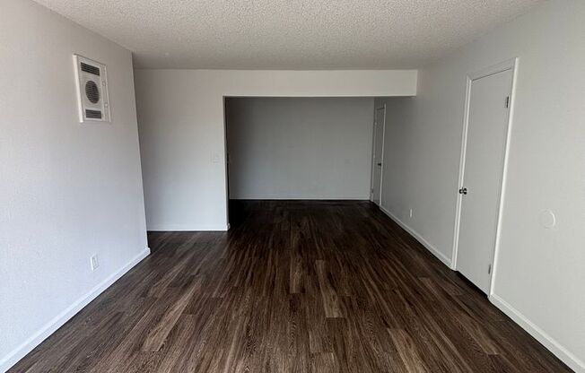 1 bed, 1 bath, 650 sqft, $1,795, Unit B03
