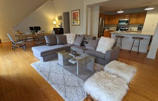 Beautiful furnished Penthouse loft in Elizabeth!