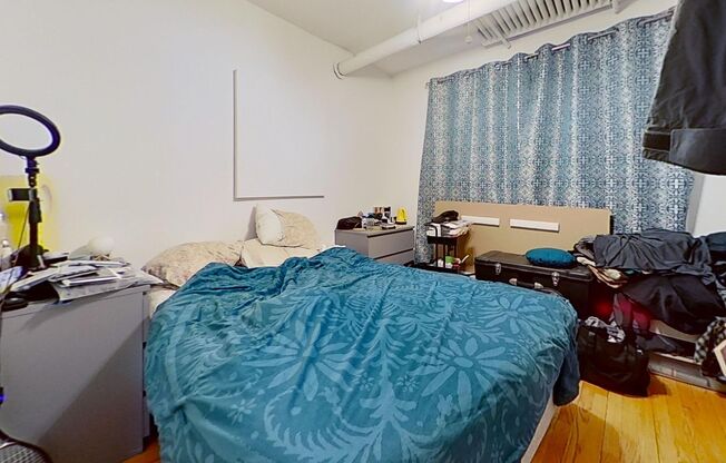 Large Lakeview Garden One Bedroom Includes Heat