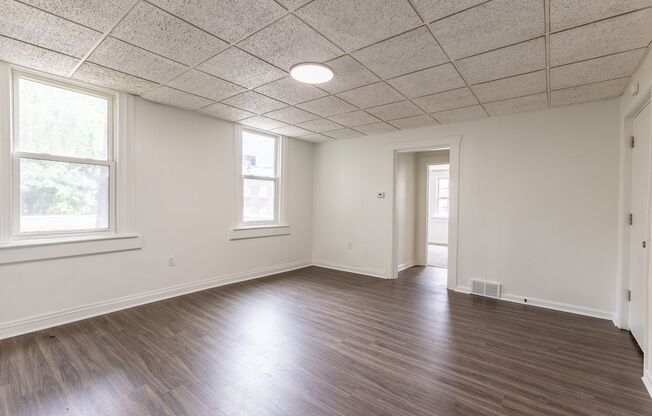 2 beds, 1 bath, $1,299, Unit Apt 1