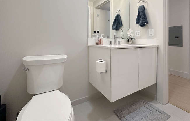 1 bed, 1.5 baths, 914 sqft, $4,200, Unit 802