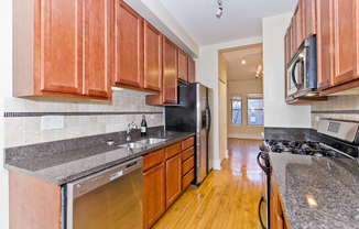 3449 N WOLCOTT AVE
