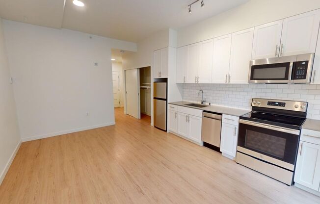 Studio, 1 bath, 370 sqft, $1,845, Unit 109