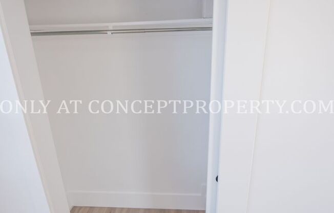 Studio, 1 bath, 435 sqft, $1,049, Unit 22