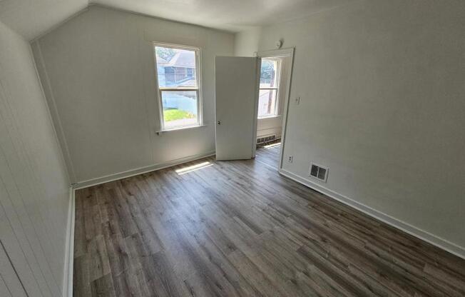 544 BESSEMER AVE