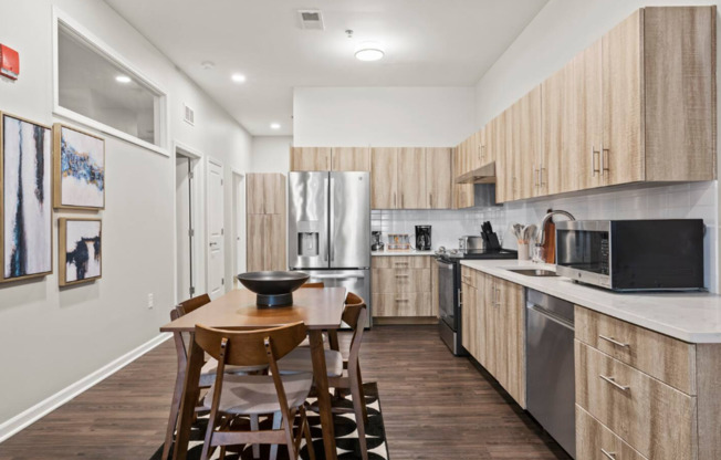 2 beds, 2 baths, 1,075 sqft, $1,670