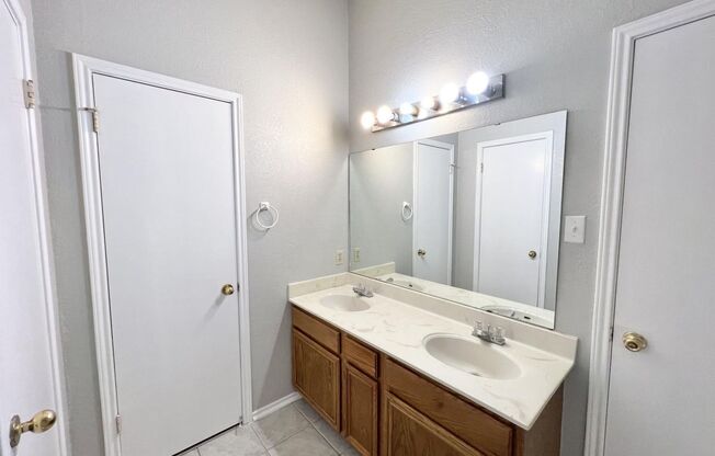 3 beds, 2 baths, $1,450