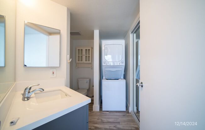 2 beds, 1 bath, $2,500, Unit # 6C