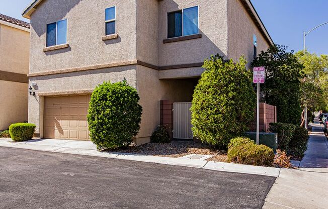 3 beds, 3 baths, $2,200