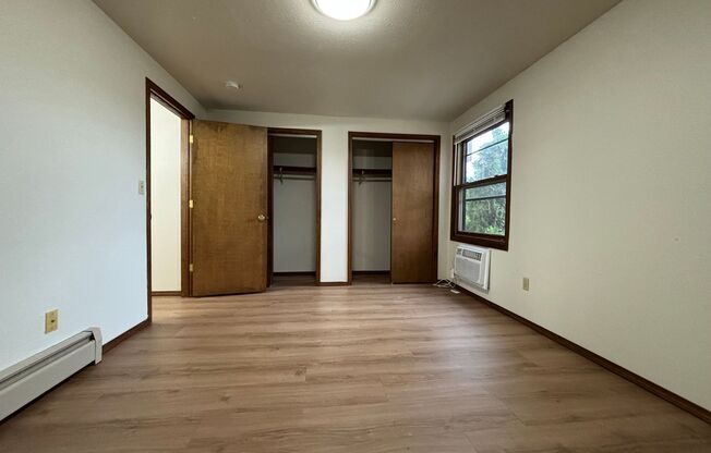 1 bed, 1 bath, 722 sqft, $870, Unit Apt. 13