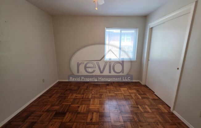 2 beds, 1 bath, $750, Unit 1280 #11