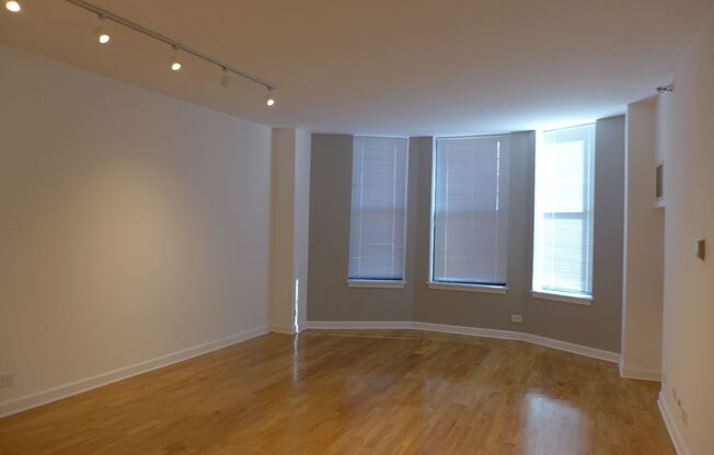 1 bed, 1 bath, 700 sqft, $2,095, Unit 08B