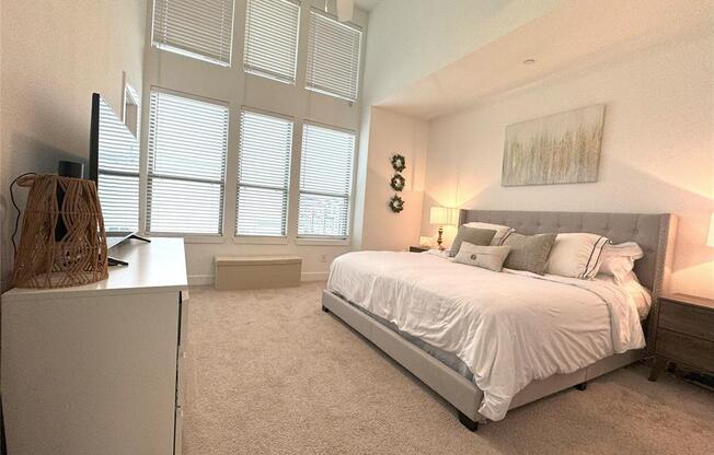 385 N CTR CIR