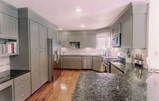 Gorgeous 4 bed, 3 bath in Great Bridge!