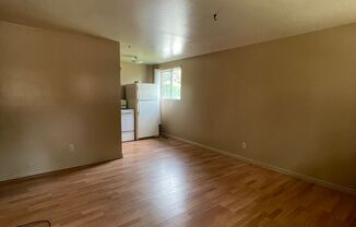 2 beds, 1 bath, $1,100, Unit 1228