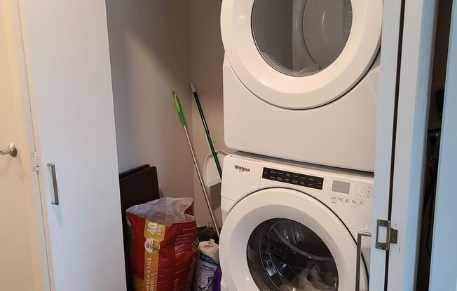 1 bed, 1 bath, 875 sqft, $1,490, Unit 303